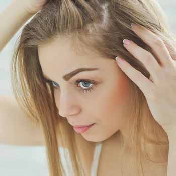 blonde model with thin hair