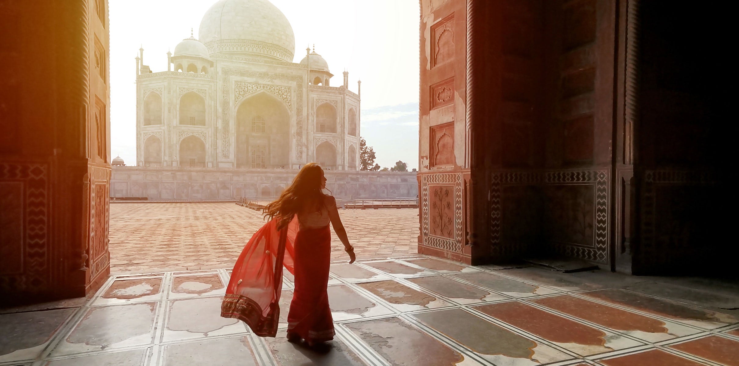 priyanka's story of women at taj mahal walking